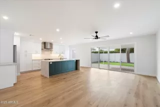 Photo #5: 6811853 Listing