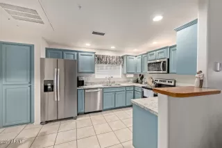 Photo #6: 6811895 Listing 