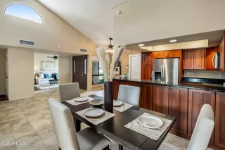 Photo #2: 6811975 Listing 