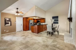 Photo #6: 6811975 Listing 