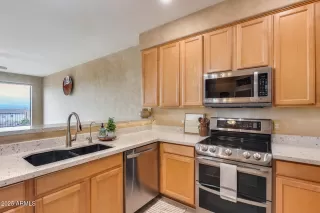 Photo #3: 6812001 Listing