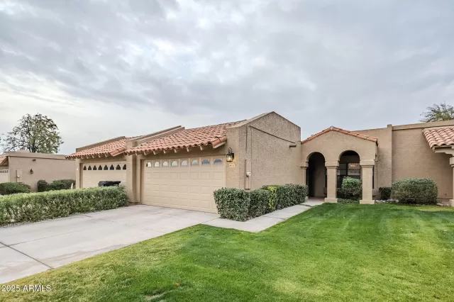 MLS: 6812745 Condo For Sale