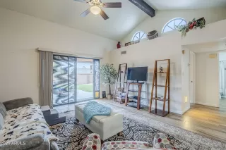 Photo #2: 6812745 Listing 