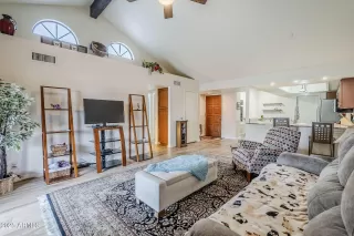 Photo #3: 6812745 Listing 