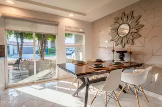 Photo #1: 6812816 Listing