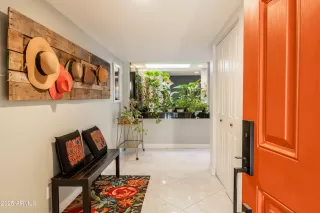 Photo #4: 6812816 Listing