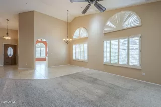 Photo #3: 6812952 Listing