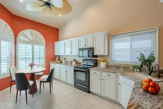 Photo #5: 6812952 Listing