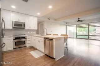 Photo #2: 6813063 Listing