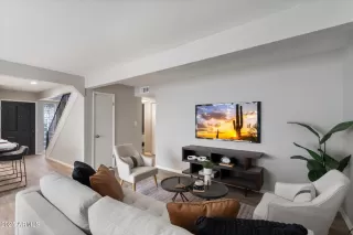 Photo #5: 6813075 Listing