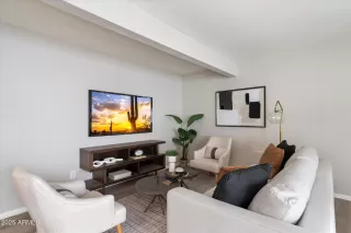 Photo #6: 6813075 Listing