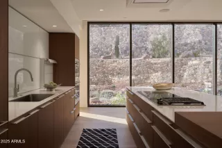 Photo #3: 6813138 Listing