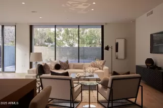 Photo #5: 6813138 Listing