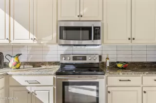 Photo #4: 6813206 Listing