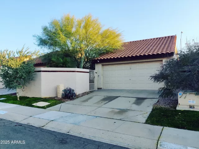 MLS: 6813613 Condo For Sale