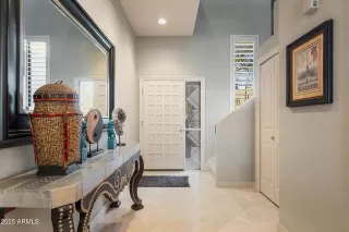 Photo #5: 6813809 Listing