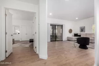 Photo #2: 6814108 Listing