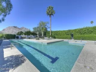 Photo #5: 6814126 Listing