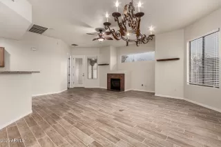 Photo #5: 6814209 Listing