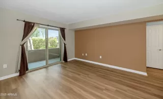 Photo #4: 6814326 Listing