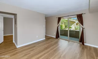 Photo #5: 6814326 Listing