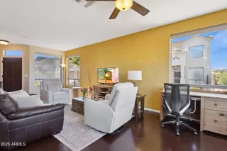 Photo #5: 6814351 Listing