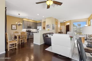 Photo #6: 6814351 Listing