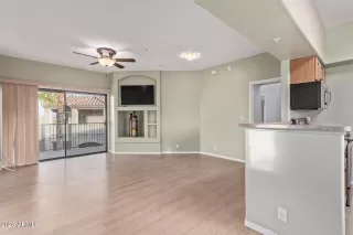 Photo #4: 6814812 Listing 