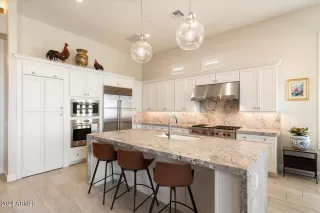 Photo #2: 6814910 Listing