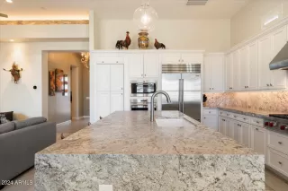 Photo #6: 6814910 Listing