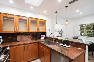 Photo #3: 6814952 Listing 