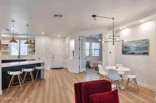 Photo #4: 6814957 Listing