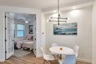 Photo #5: 6814957 Listing