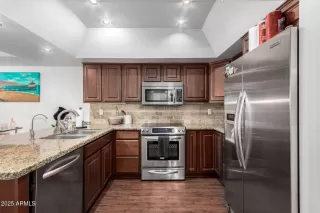 Photo #4: 6815149 Listing