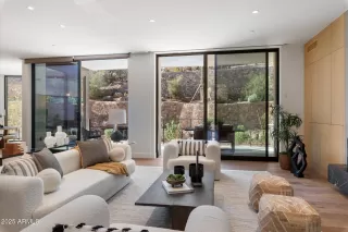 Photo #3: 6815175 Listing 