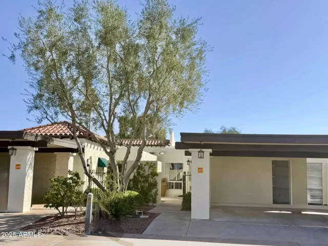 MLS: 6815205 Condo For Sale