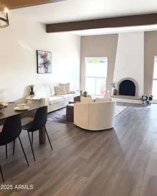 Photo #6: 6815205 Listing 