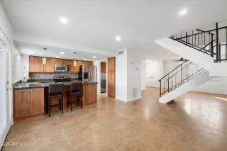 Photo #6: 6815272 Listing