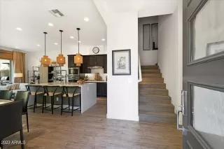 Photo #2: 6815368 Listing 