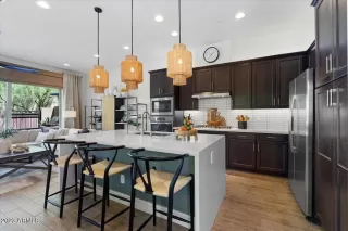 Photo #5: 6815368 Listing 