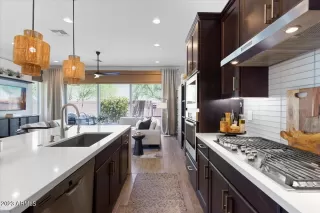 Photo #6: 6815368 Listing 