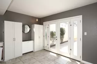 Photo #2: 6815392 Listing 