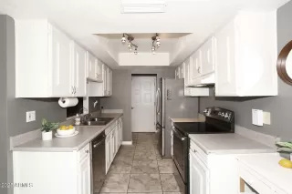 Photo #3: 6815392 Listing 