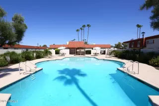 Photo #6: 6815392 Listing 