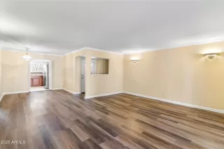 Photo #4: 6815487 Listing