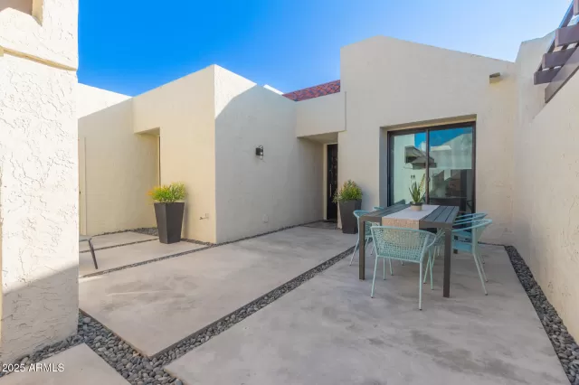 MLS: 6815591 Condo For Sale
