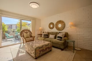 Photo #6: 6815719 Listing 