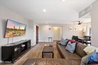 Photo #5: 6815794 Listing