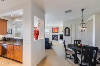 Photo #4: 6815845 Listing