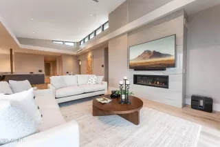 Photo #2: 6815875 Listing 